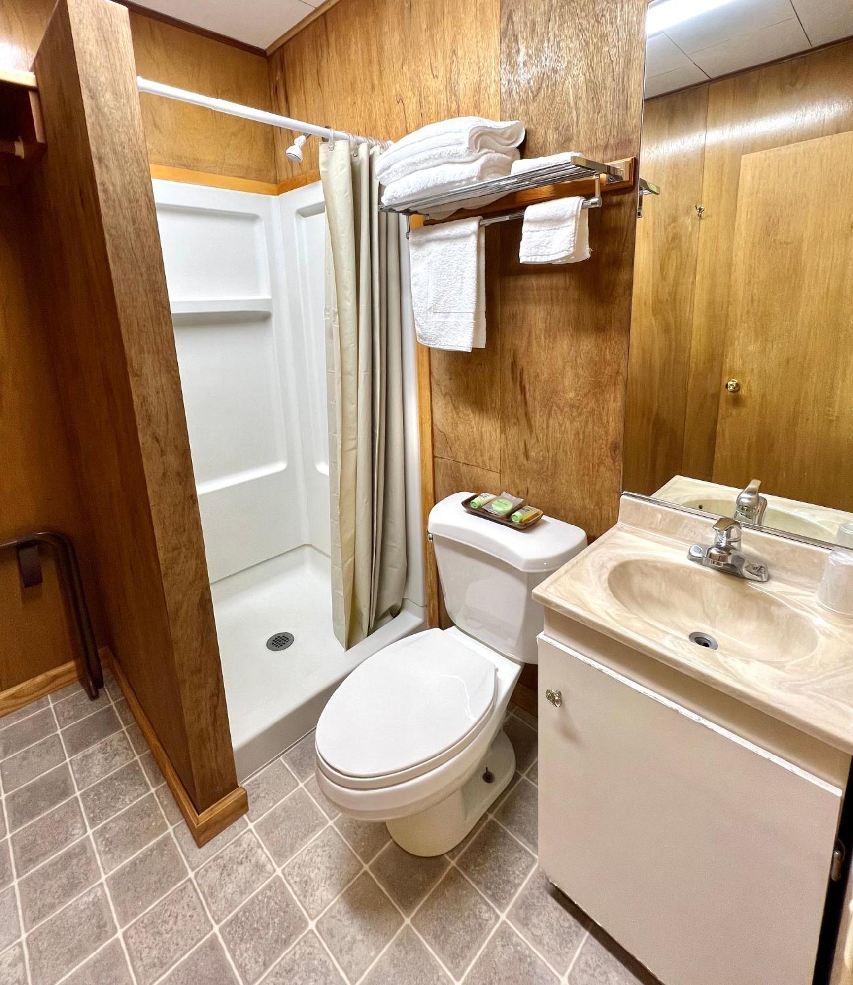 Willow Springs Resort Bridgeport Room photo